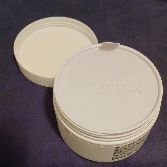 New OLAPLEX Weightless Nourishing Hair Mask - 6.7 fl.oz. - Picture 3 of 5